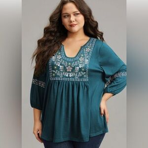 NWT  teal embroidered boho top size 14/16 🌺🌹🌸🌹 143